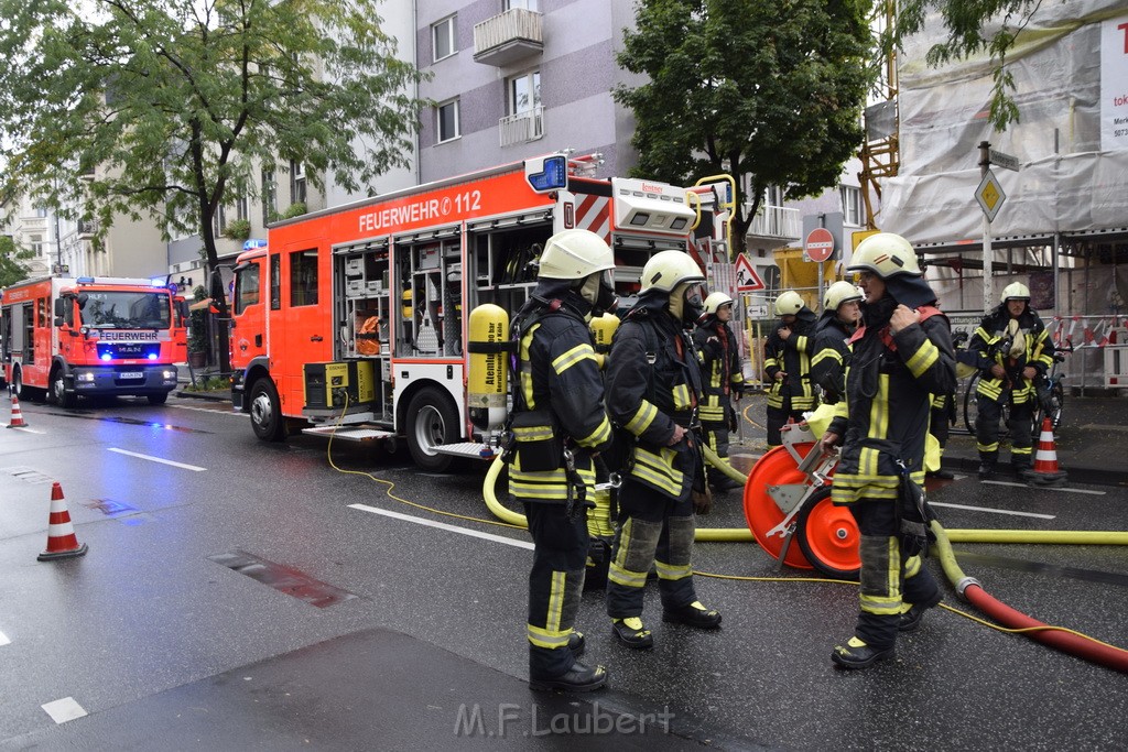 Feuer 2 Koeln Nippes Neusserstr P044.JPG - Miklos Laubert